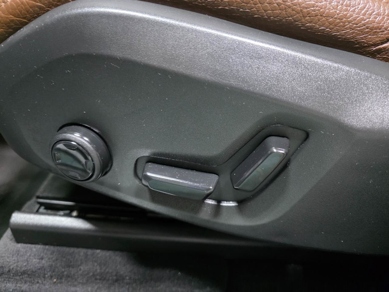 Used 2018 Volvo XC60 T6 Inscription AWD/4WD image 17