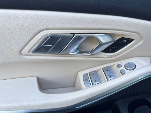 Used 2025 BMW 330i Sedan w/ Premium Package image 12