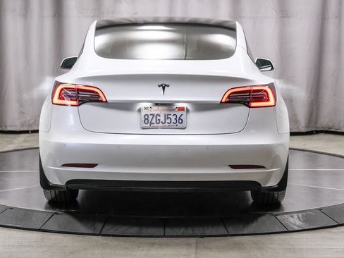 Used 2022 Tesla Model 3 RWD image 3