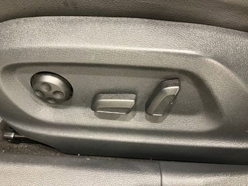 Used 2017 Volkswagen Tiguan Wolfsburg Edition image 39