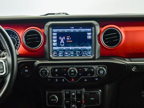 Used 2022 Jeep Wrangler Unlimited Rubicon image 16