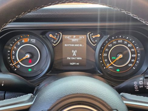 Used 2025 Jeep Wrangler Unlimited Sport AWD/4WD image 24