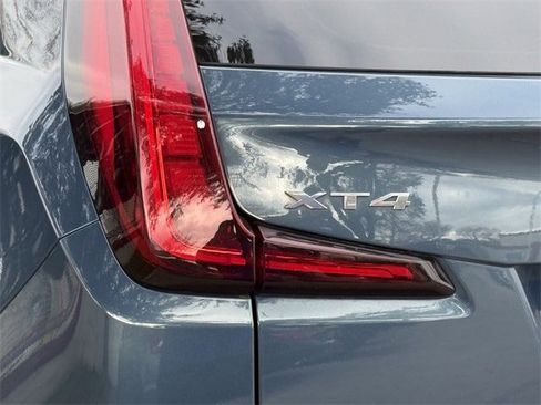 Used 2024 Cadillac XT4 Premium Luxury image 6