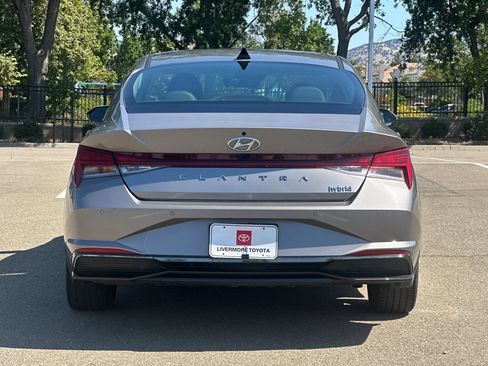 Used 2023 Hyundai Elantra Limited FWD image 5