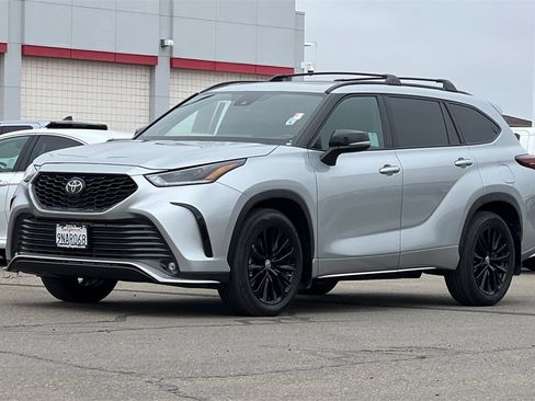 Certified 2024 Toyota Highlander XSE image 10