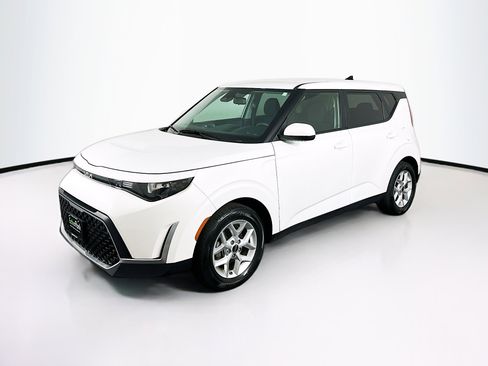 Used 2024 Kia Soul LX w/ Option Group 015 image 3