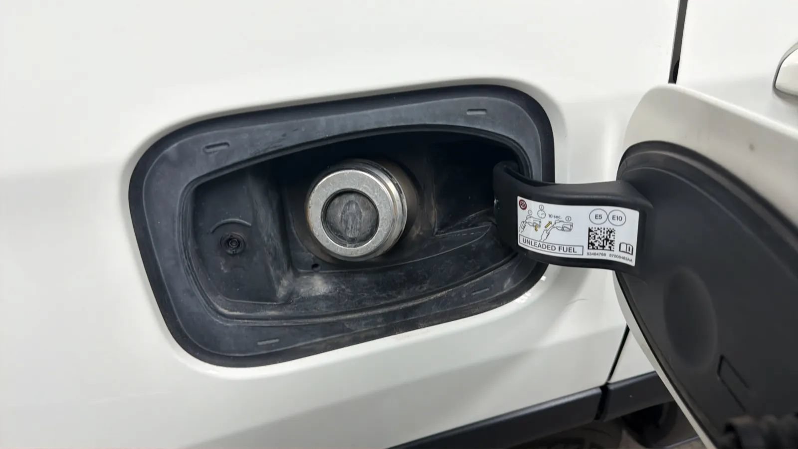Used 2018 Jeep Compass Sport w/ Tech Group FWD image 29