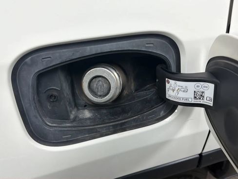Used 2018 Jeep Compass Sport w/ Tech Group FWD image 29