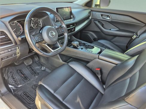 Certified 2021 Nissan Rogue SV w/ Premium Package FWD image 20