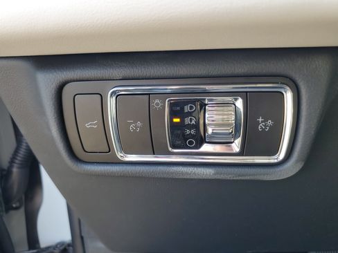 New 2027 Lincoln Aviator AWD image 13