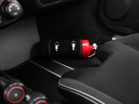 Used 2015 Ferrari 458 Speciale Coupe RWD image 38