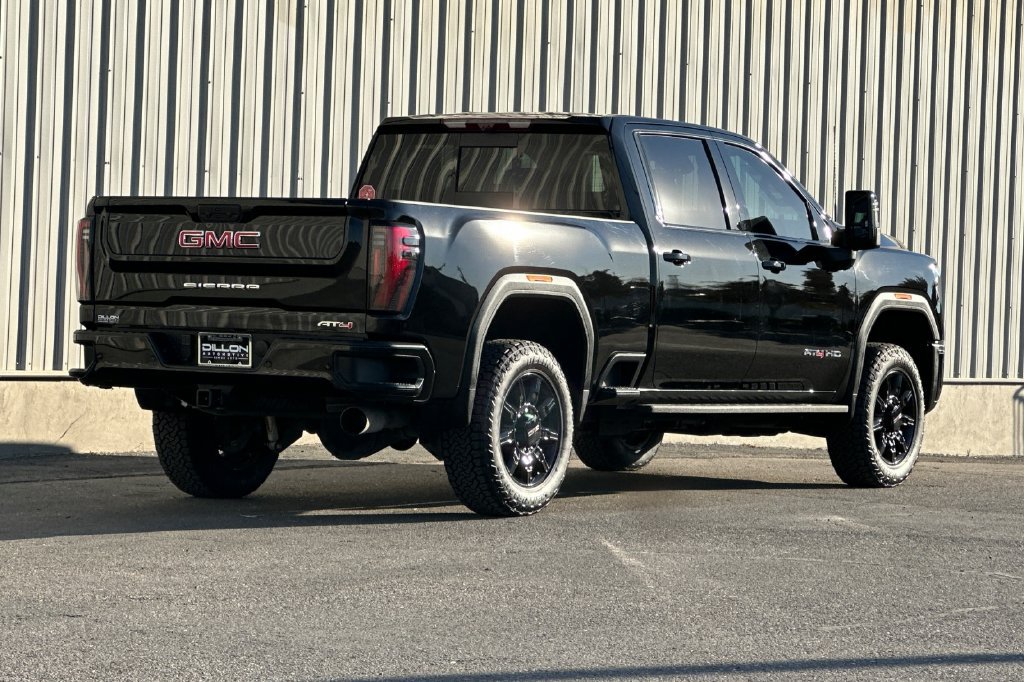 Used 2025 GMC Sierra 2500 AT4 w/ AT4 Premium Plus Package AWD/4WD image 7