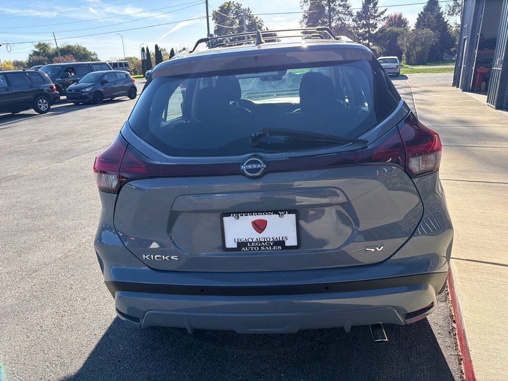Used 2024 Nissan Kicks SV w/ Interior Electronics Package FWD image 4