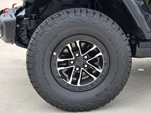 New 2026 Jeep Wrangler Unlimited Rubicon AWD/4WD image 10