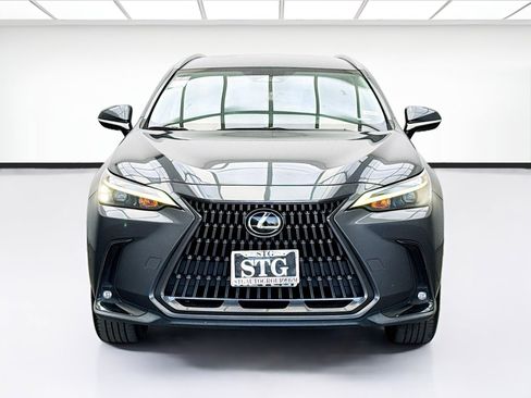 Used 2023 Lexus NX 250 FWD image 2
