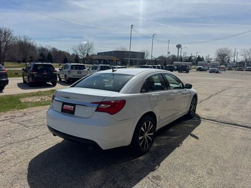 Used 2014 Chrysler 200 Limited w/ 200 S V6 Premium Group image 5