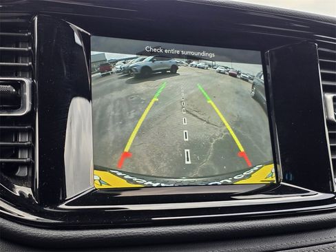 Used 2023 Dodge Durango SXT image 19