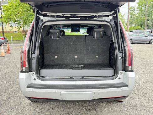 Used 2017 Cadillac Escalade Luxury AWD/4WD image 40