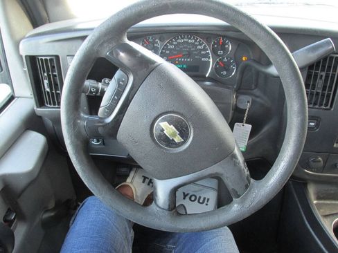 Used 2014 Chevrolet Express 3500 RWD image 46