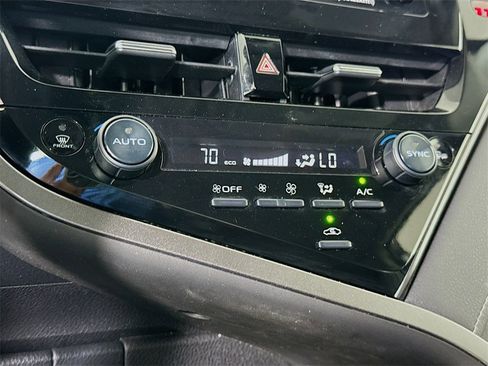 Certified 2022 Toyota Camry SE image 8