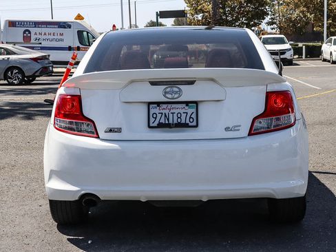 Used 2013 Scion tC FWD image 8