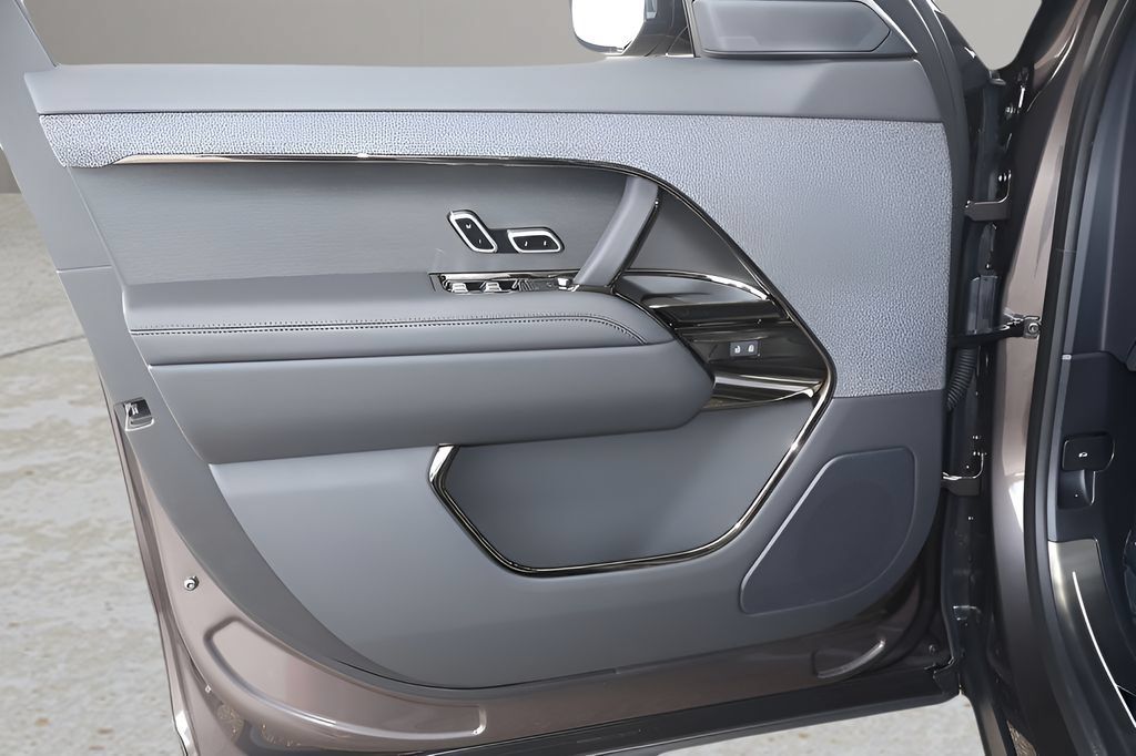 New 2026 Land Rover Range Rover Sport Dynamic SE AWD/4WD image 9