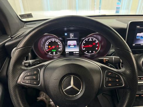 Used 2018 Mercedes-Benz GLC 300 w/ Premium Package image 28