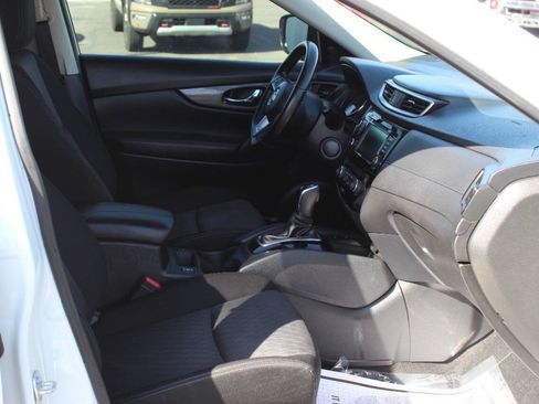 Used 2020 Nissan Rogue SV w/ Premium Package FWD image 10