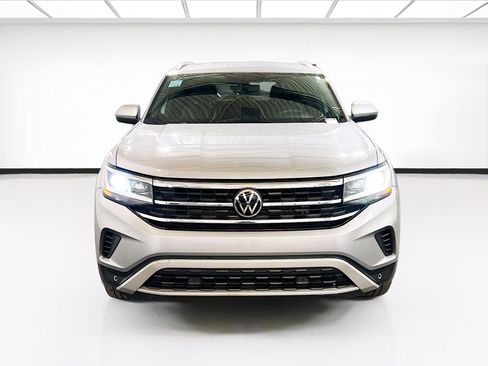 Used 2021 Volkswagen Atlas Cross Sport SE image 2