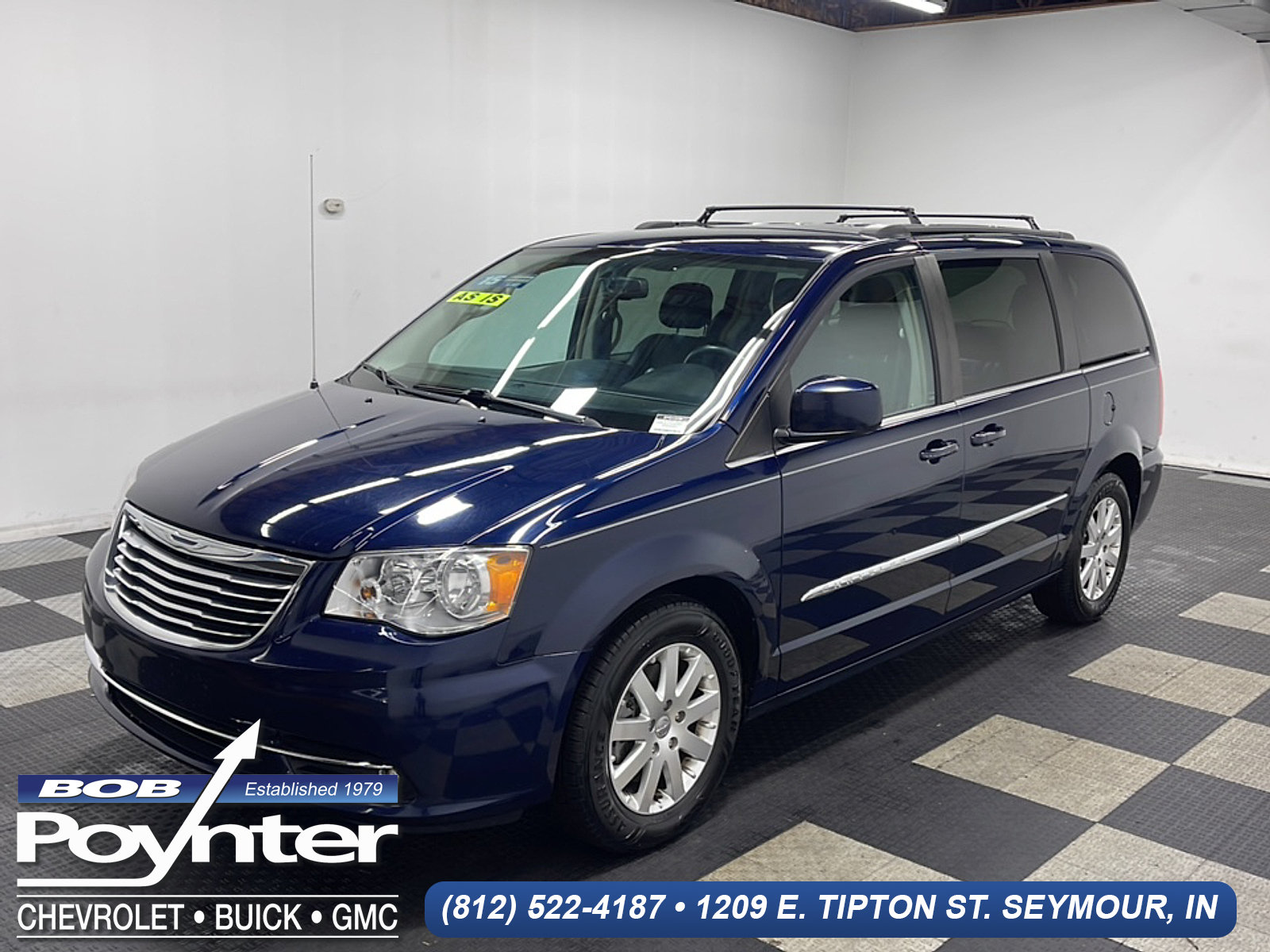Used 2015 Chrysler Town & Country Touring FWD image 1