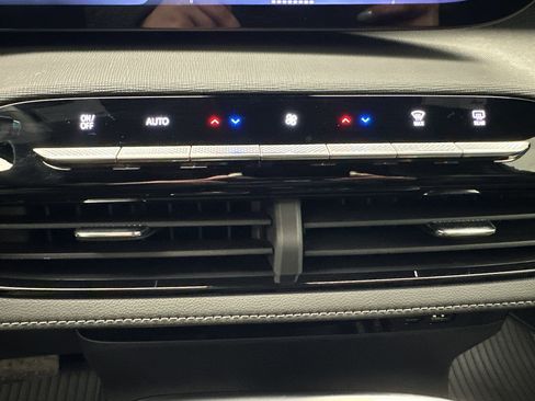 Certified 2025 Buick Enclave Sport Touring w/ Super Cruise Package AWD/4WD image 25