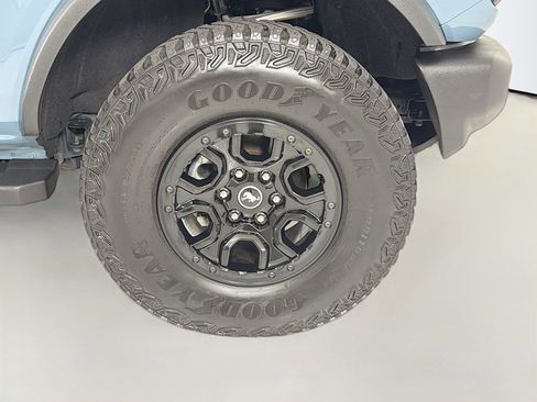 Used 2023 Ford Bronco Outer Banks w/ Sasquatch Package AWD/4WD image 34