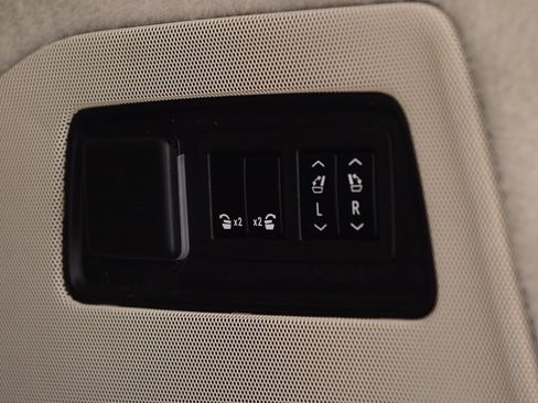 Used 2023 Cadillac Escalade ESV Premium Luxury Platinum w/ Heavy-Duty Trailer Package image 26