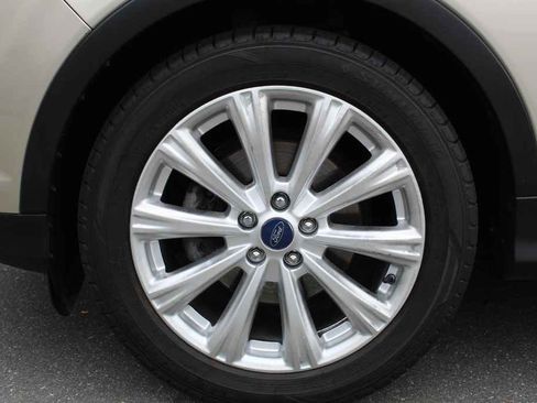 Used 2017 Ford Escape Titanium FWD image 32