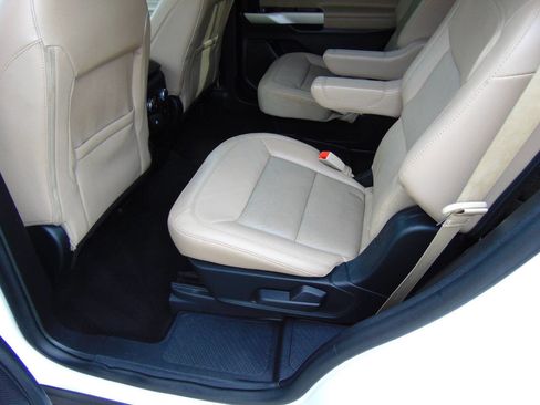 Used 2021 Ford Explorer Limited image 9