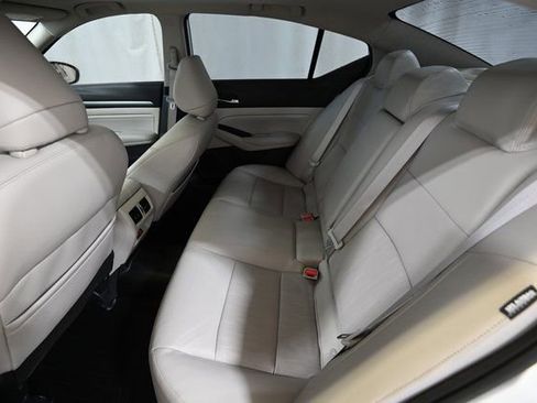 Used 2021 Nissan Altima 2.5 Platinum image 8