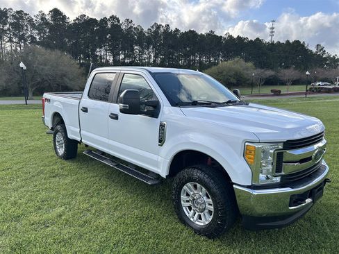 Used 2017 Ford F250 XL w/ STX Appearance Package image 4