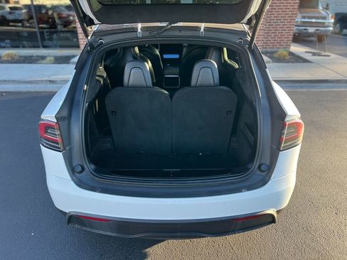 Used 2022 Tesla Model X image 28