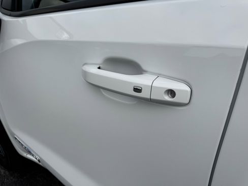 Used 2022 GMC Sierra 1500 Elevation image 12