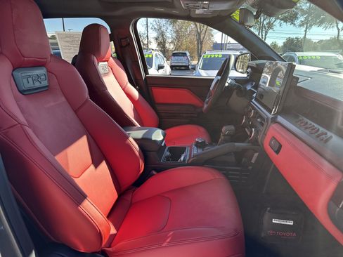 Used 2025 Toyota Tacoma TRD Pro image 5