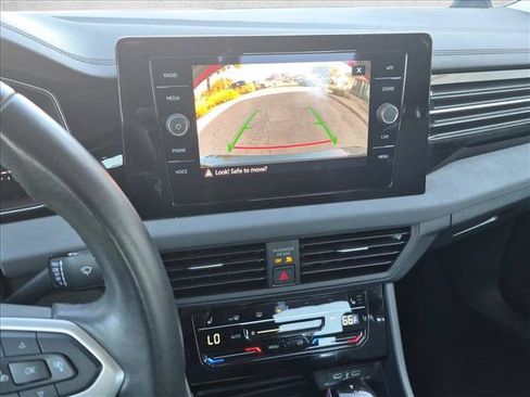 Used 2025 Volkswagen Jetta SE FWD image 14
