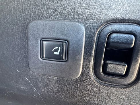 Used 2017 INFINITI QX60 Luxe w/ Deluxe Technology Package image 37