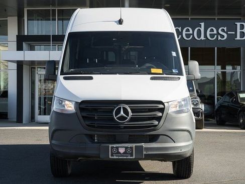 Used 2024 Mercedes-Benz Sprinter 2500 image 2