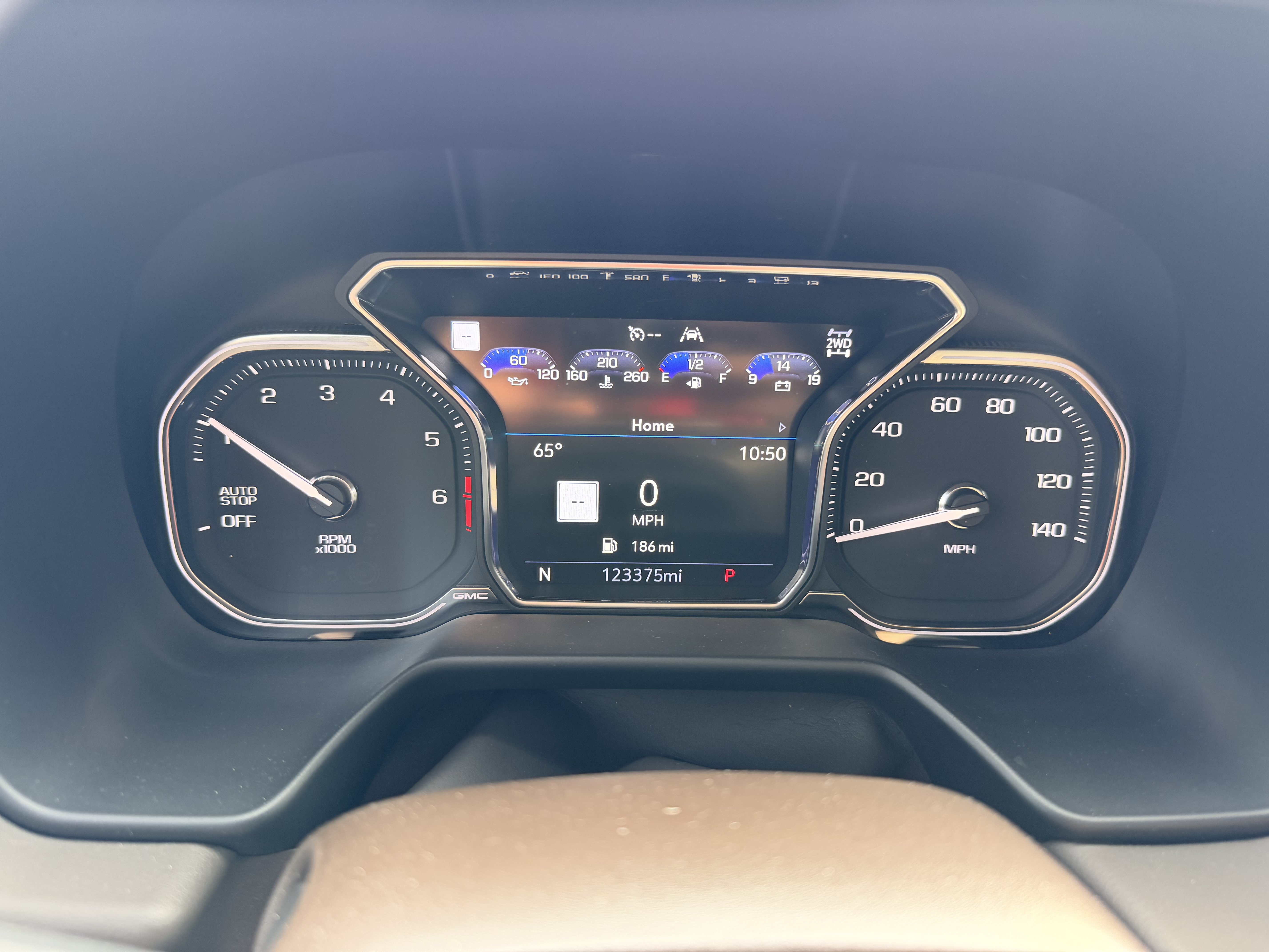Used 2021 GMC Yukon SLT w/ SLT Premium Package AWD/4WD image 14