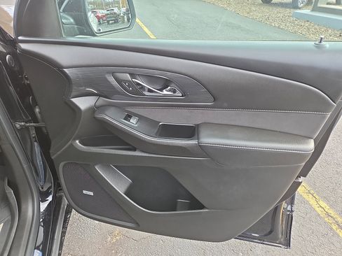 Certified 2023 Chevrolet Traverse High Country w/ LPO, Floor Liner Package image 17