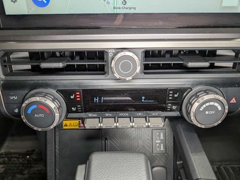 Used 2025 Toyota 4Runner TRD Off-Road Premium image 34