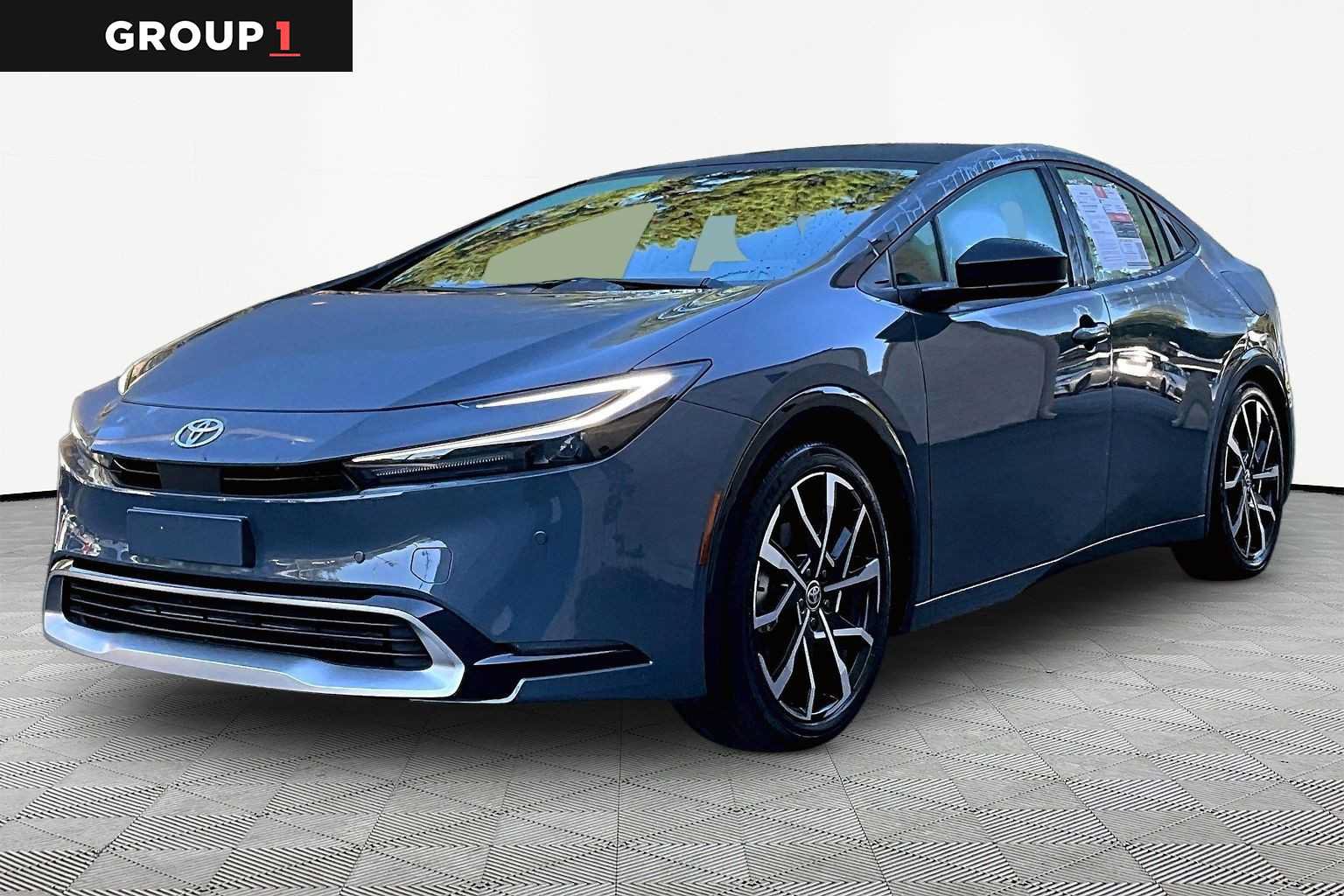 Used 2026 Toyota Prius Plug-In Hybrid FWD image 1