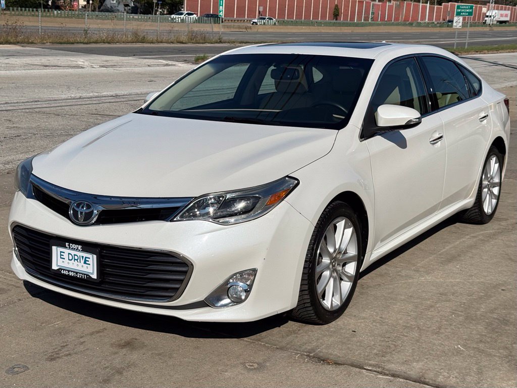 Used 2014 Toyota Avalon Limited FWD image 1