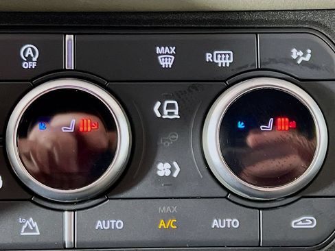 Used 2021 Land Rover Defender 110 S AWD/4WD image 21
