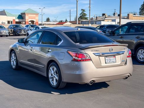 Used 2014 Nissan Altima 2.5 SL w/ Technology Package image 2